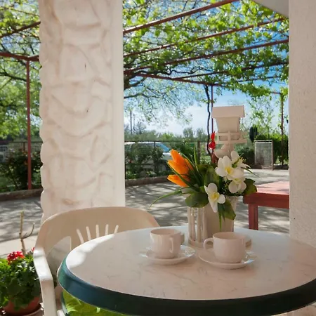 Katarina Casa de hóspedes Lozovac