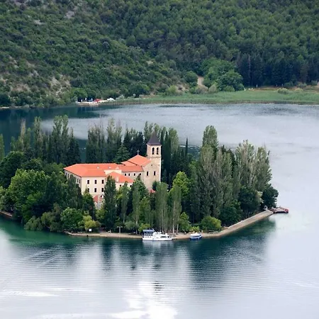 Katarina Casa de hóspedes Lozovac