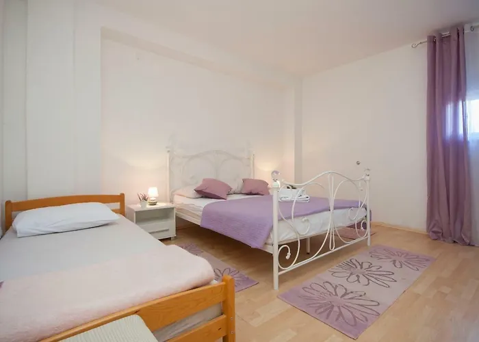 Katarina בית הארחה