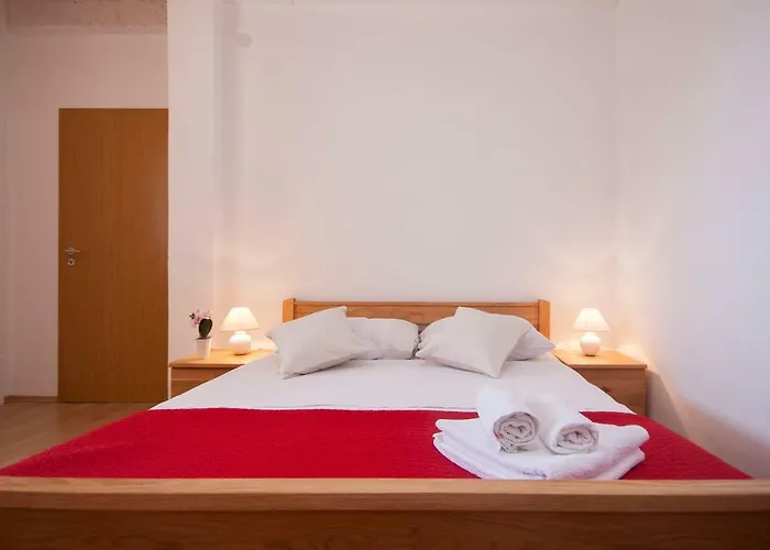 בית הארחה Katarina