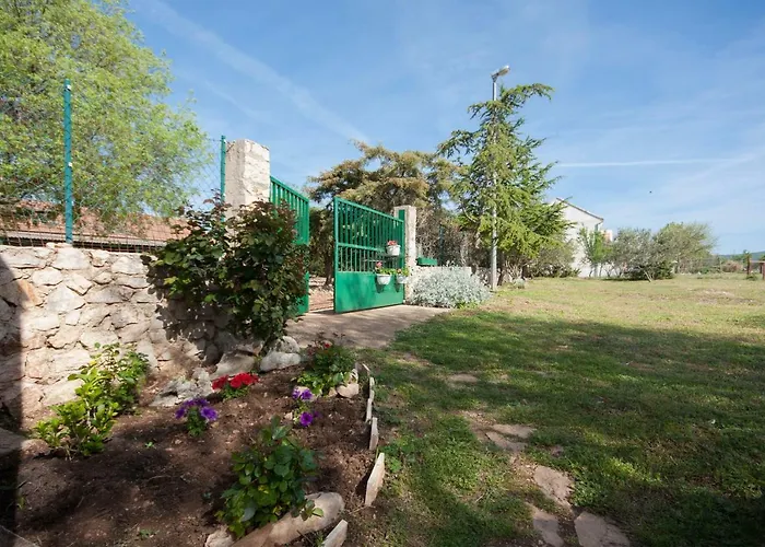 Katarina בית הארחה 3*