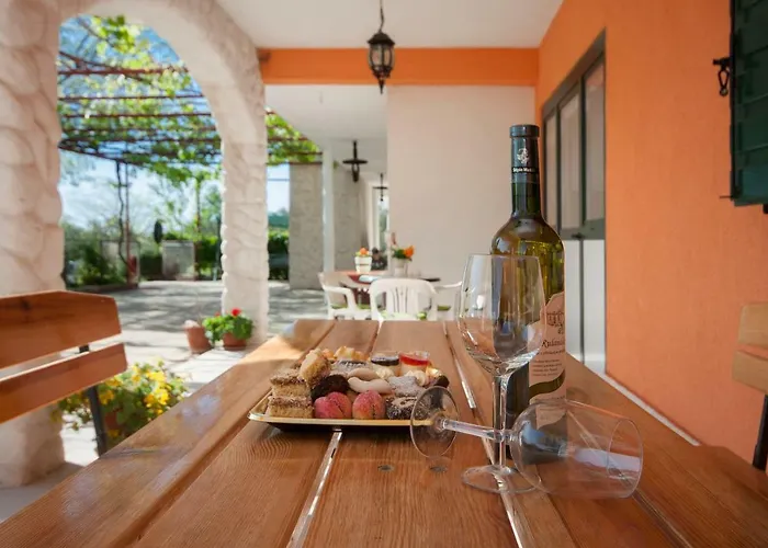 בית הארחה Katarina 3*