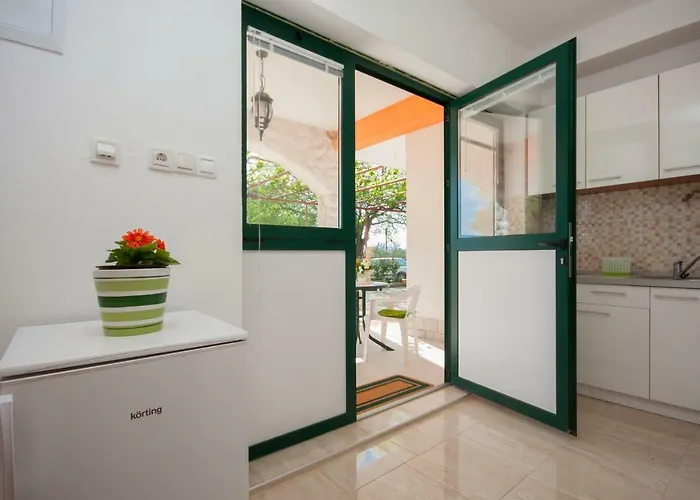 Katarina בית הארחה 3*