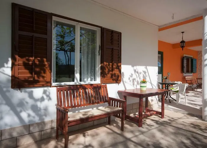 בית הארחה Katarina לוזובאק