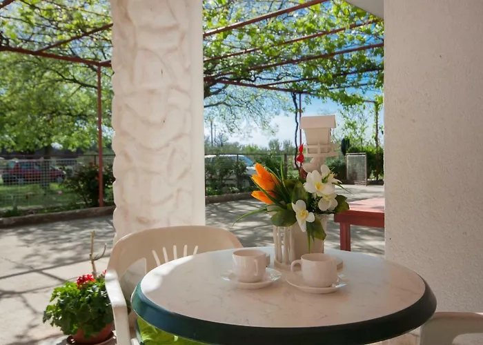 Katarina בית הארחה לוזובאק