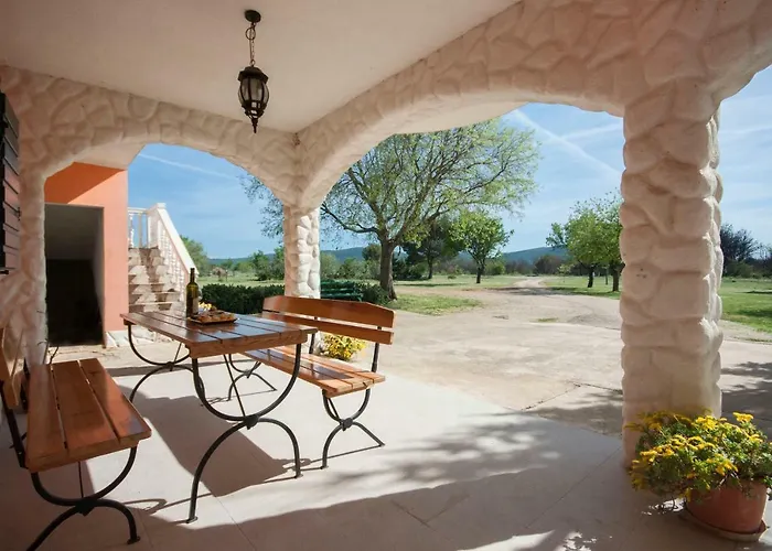 Katarina בית הארחה