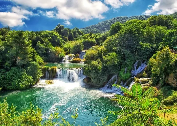 בית הארחה Katarina לוזובאק