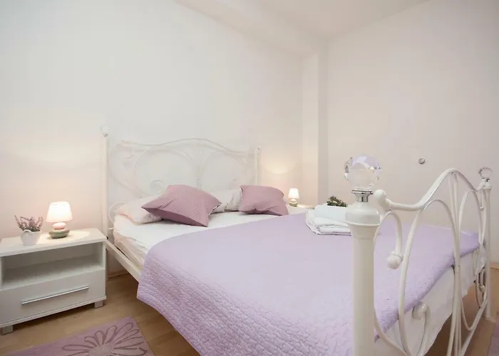 בית הארחה Katarina