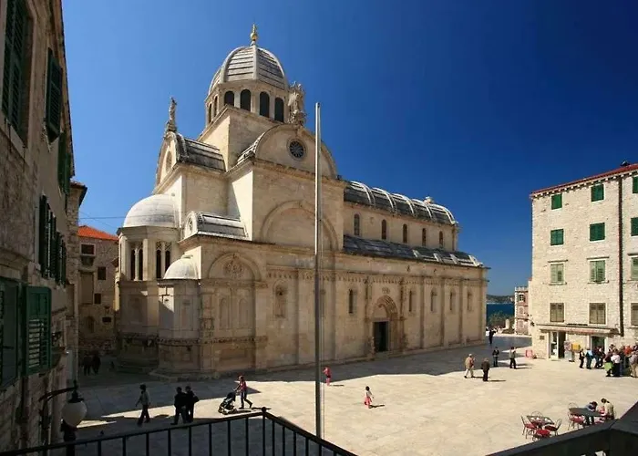 Katarina בית הארחה לוזובאק